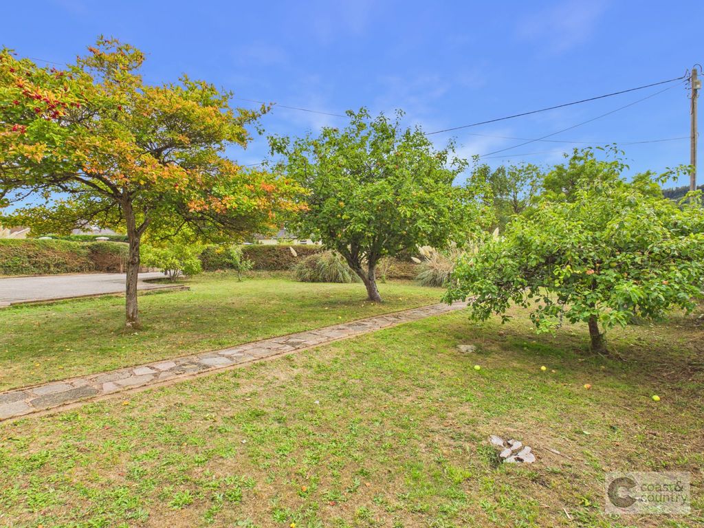 Property photo 2 of 25
