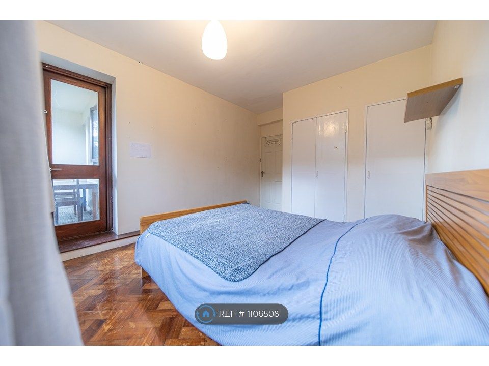 Property photo 3 of 22 Bedroom 1