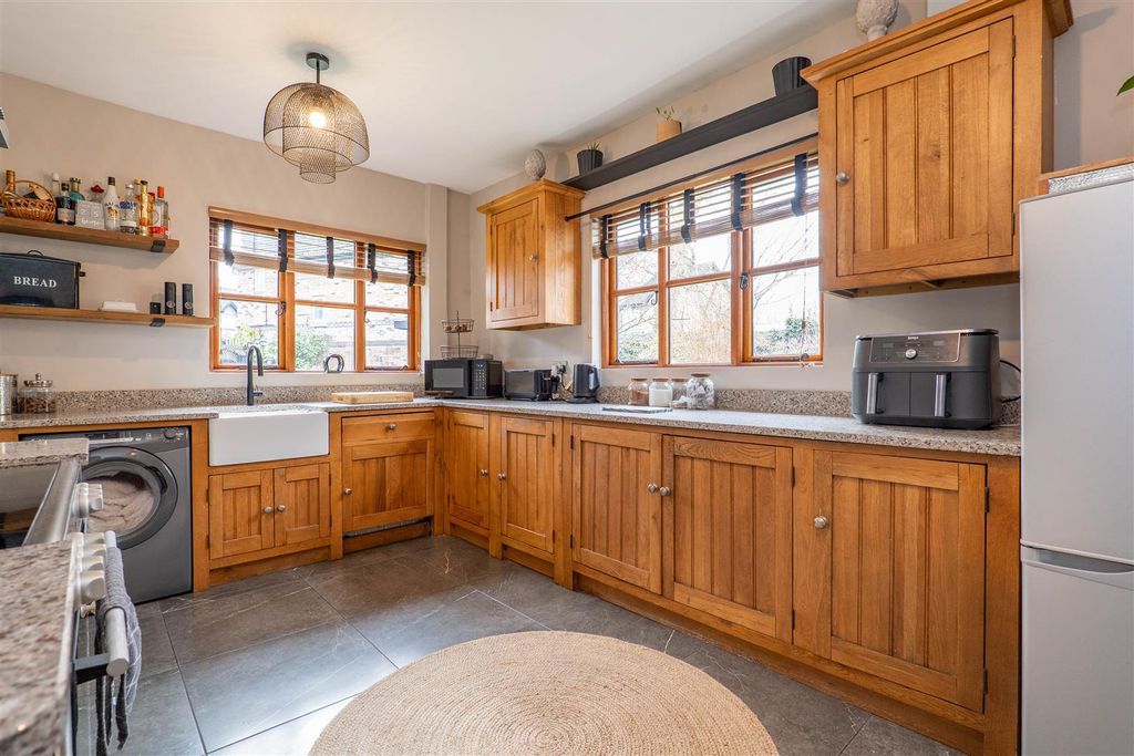 Property photo 3 of 41 Kitchen