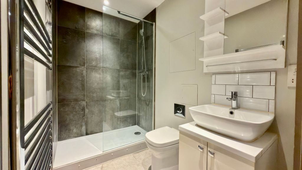 Property photo 3 of 13 Bathroom
