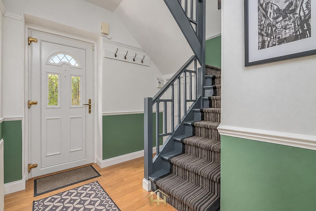 Property photo 2 of 33 321Kingsway-0005.Jpg