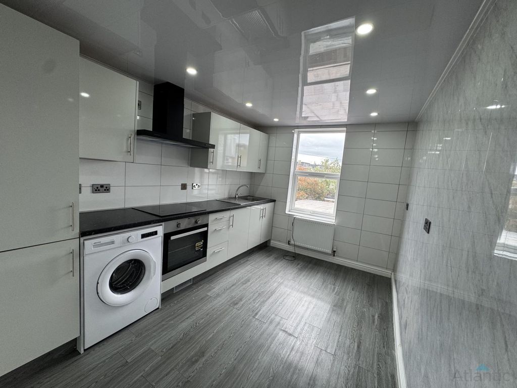 Property photo 1 of 11 5 Bedroom Flat