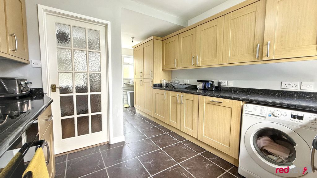Property photo 2 of 15 Kitchen