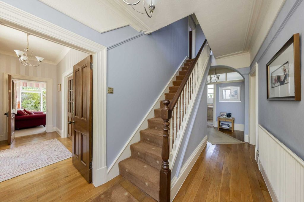 Property photo 2 of 43