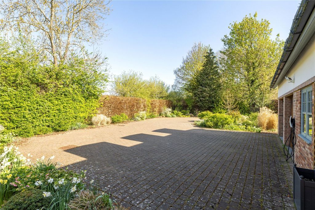 Property photo 2 of 49 Picture No. 04