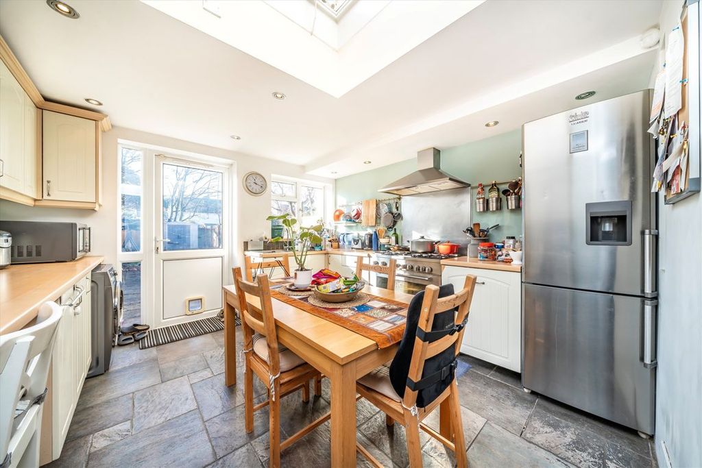 Property photo 3 of 8