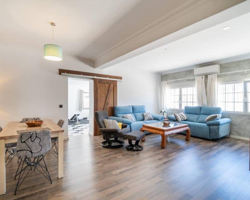 Property photo 2 of 50