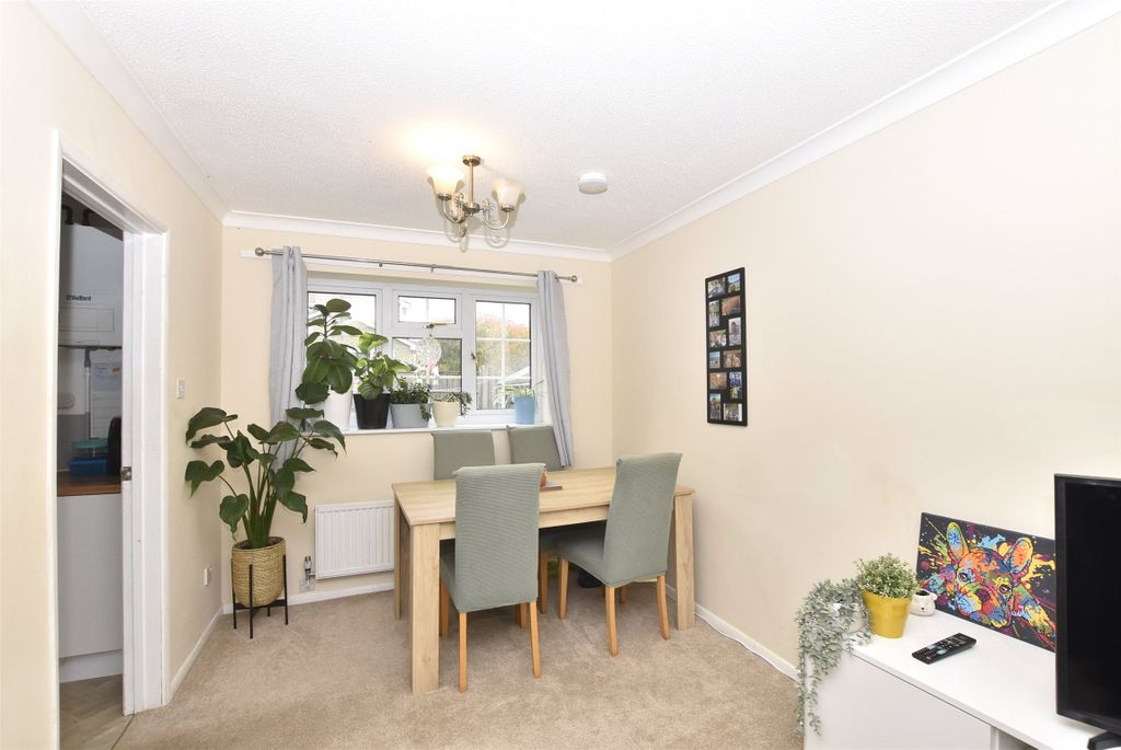 Property photo 3 of 11 Dining Room