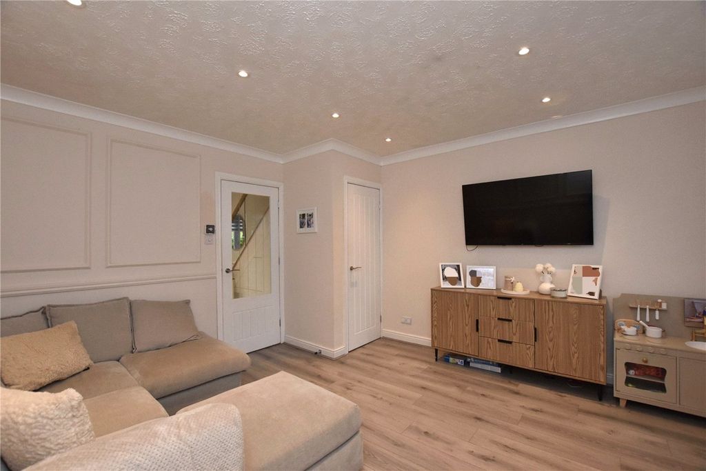 Property photo 2 of 22 Picture No. 50