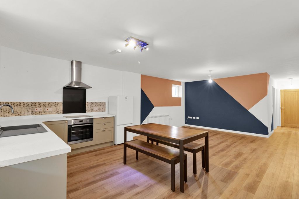 Property photo 2 of 6 Picture No. 05