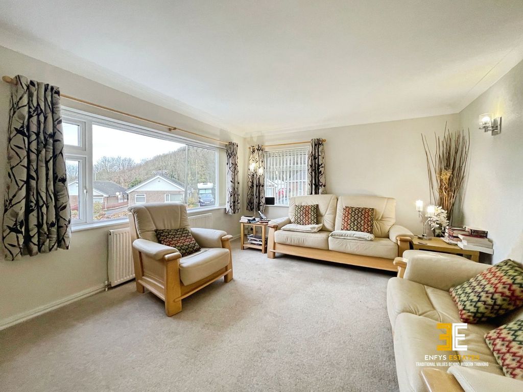 Property photo 2 of 31