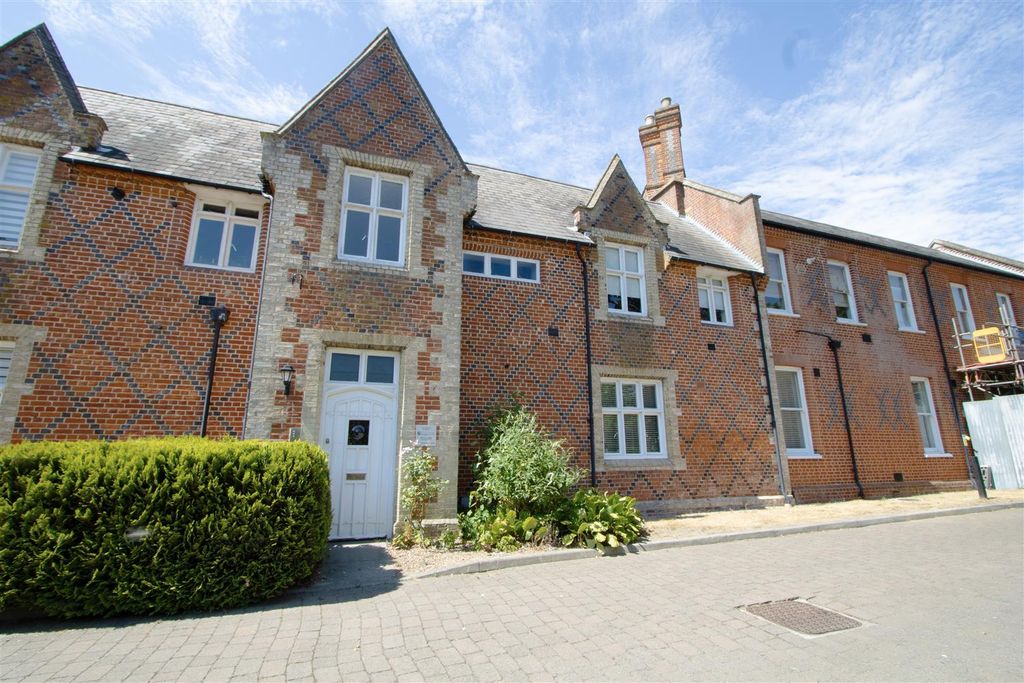Property photo 1 of 14 Front.Jpg