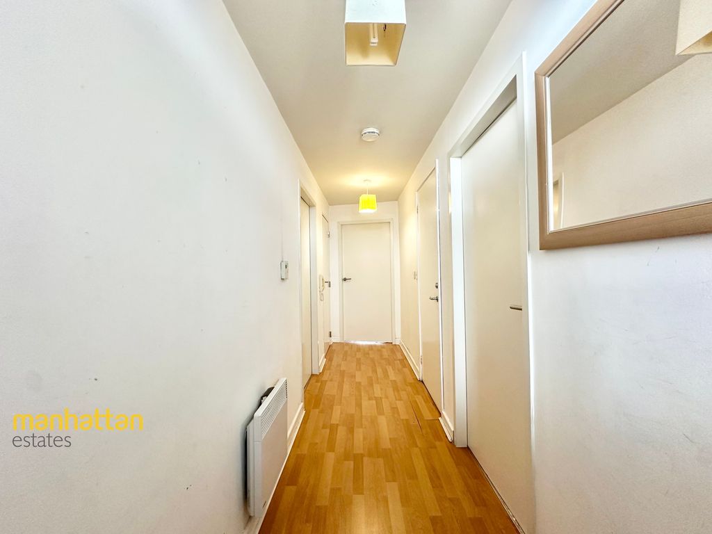 Property photo 3 of 13 Hallway
