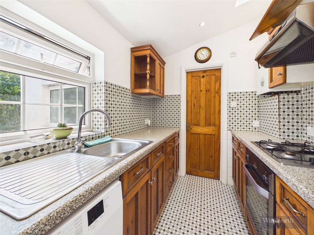 Property photo 2 of 11 Picture No. 18