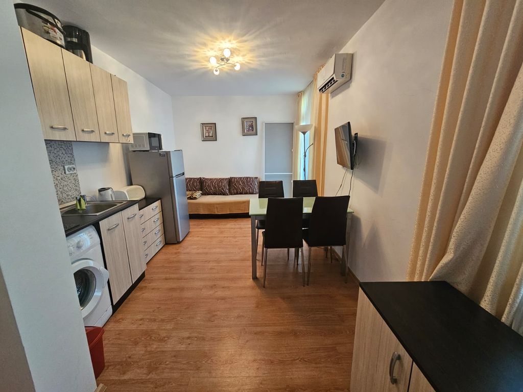 Property photo 2 of 21