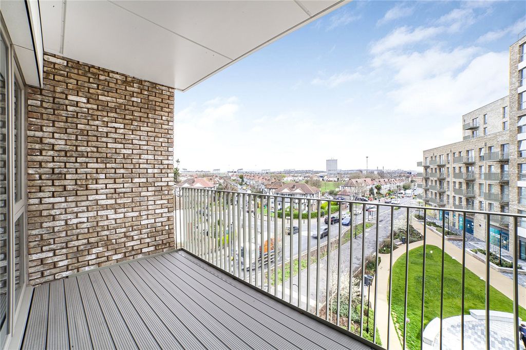 Property photo 2 of 14 Picture No. 12