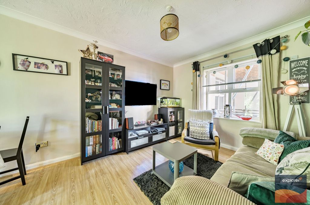 Property photo 3 of 18
