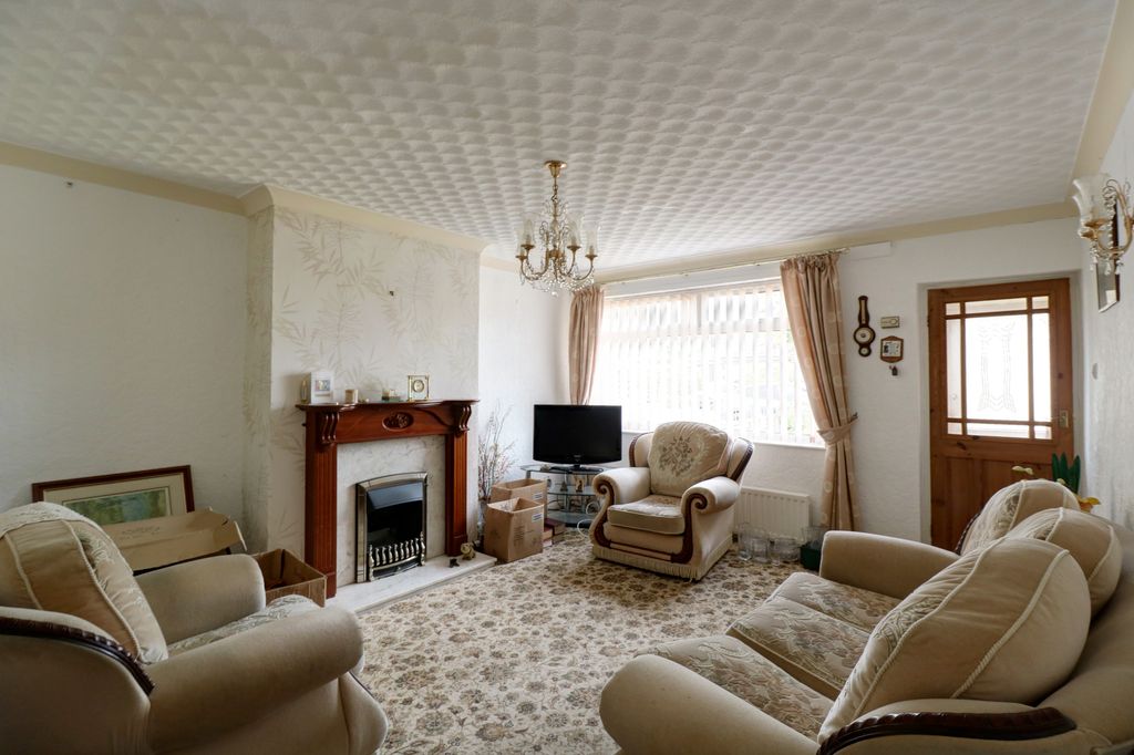 Property photo 2 of 15 Lounge 1.1