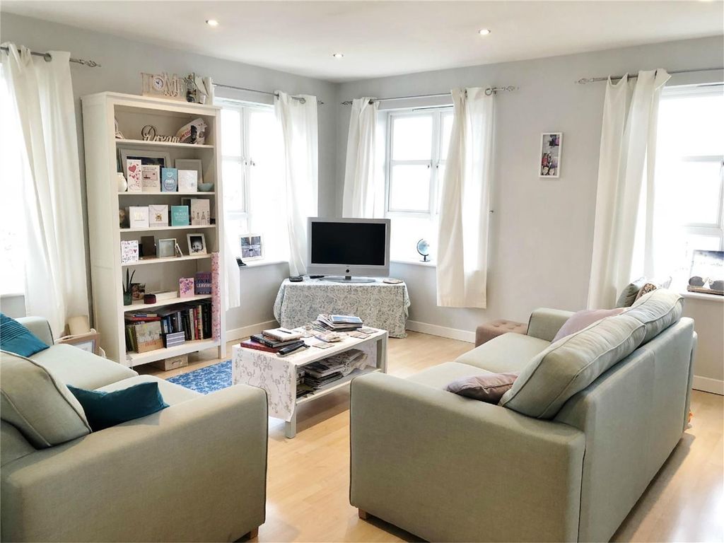 Property photo 3 of 16 Lounge Photo.Jpg