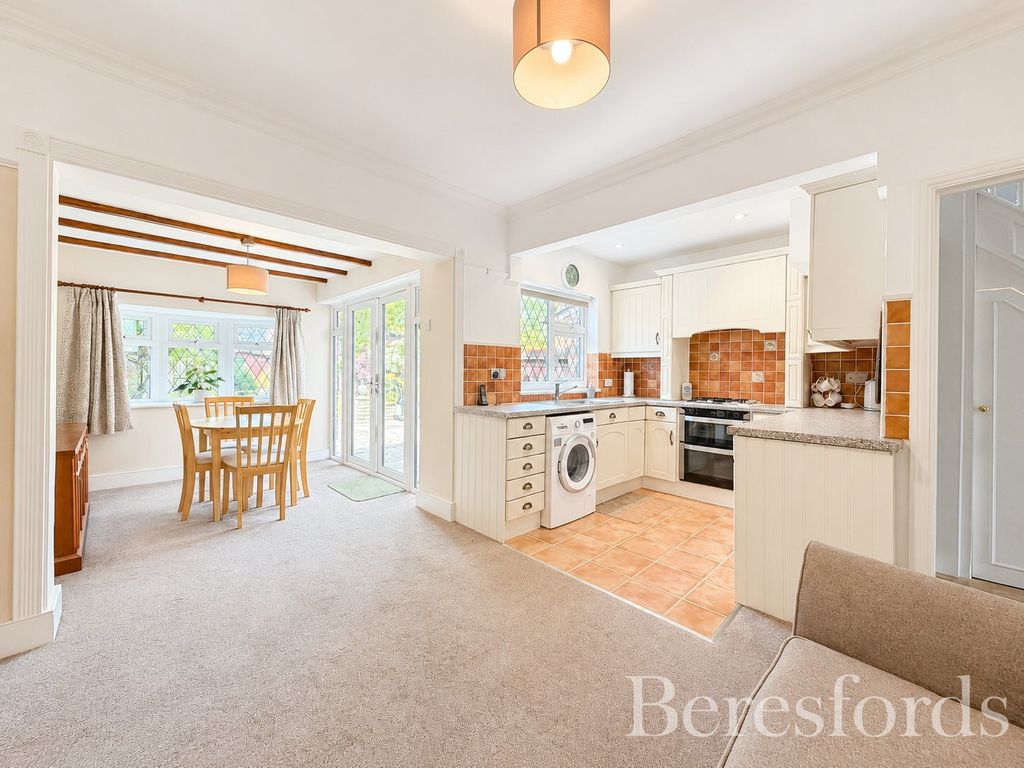 Property photo 2 of 31 Picture No. 21