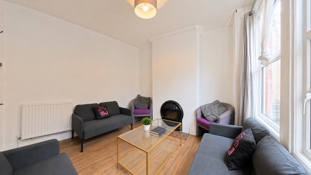 Property photo 2 of 14 Lounge.1