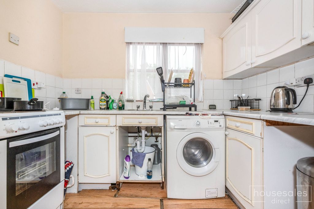 Property photo 2 of 5
