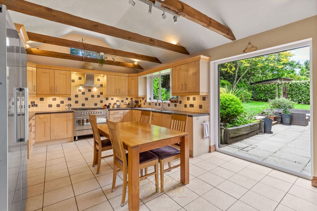 Property photo 3 of 37