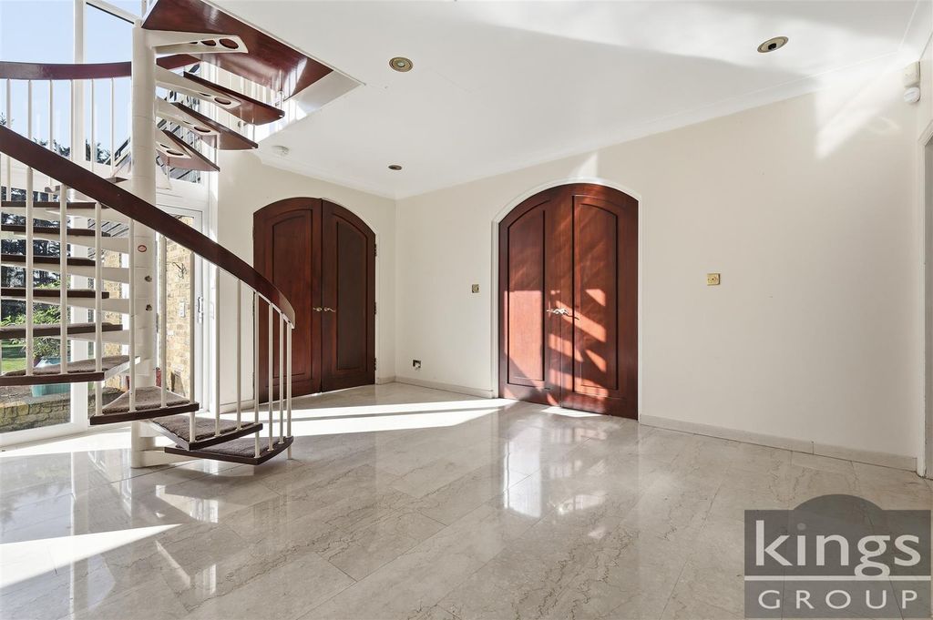 Property photo 3 of 47 29_Img_4512.Jpg