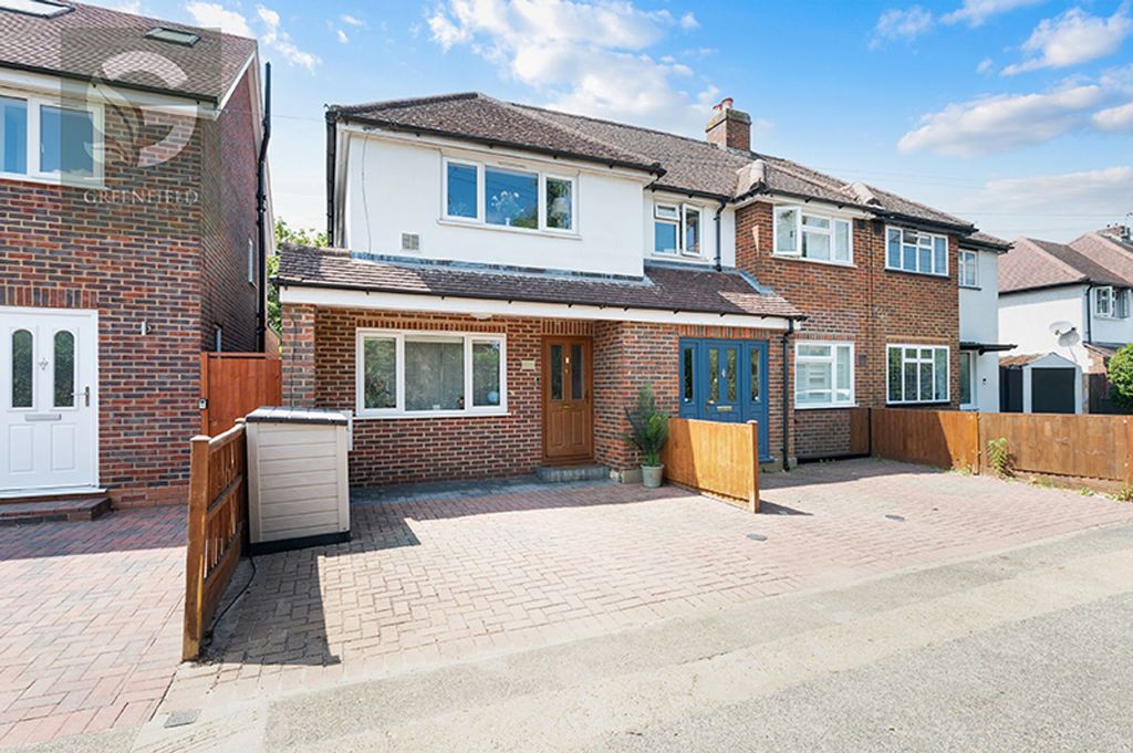 Property photo 1 of 13 The Hawthorns, Off Kingston Road, Ewell Village, Epsom, Kt17 2Qa