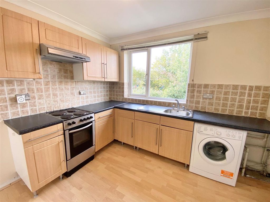 Property photo 3 of 6 Kitchen.Jpg