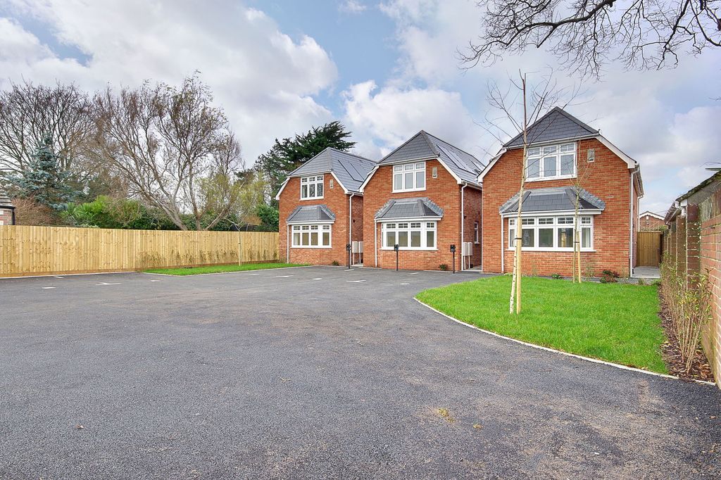 Property photo 1 of 29