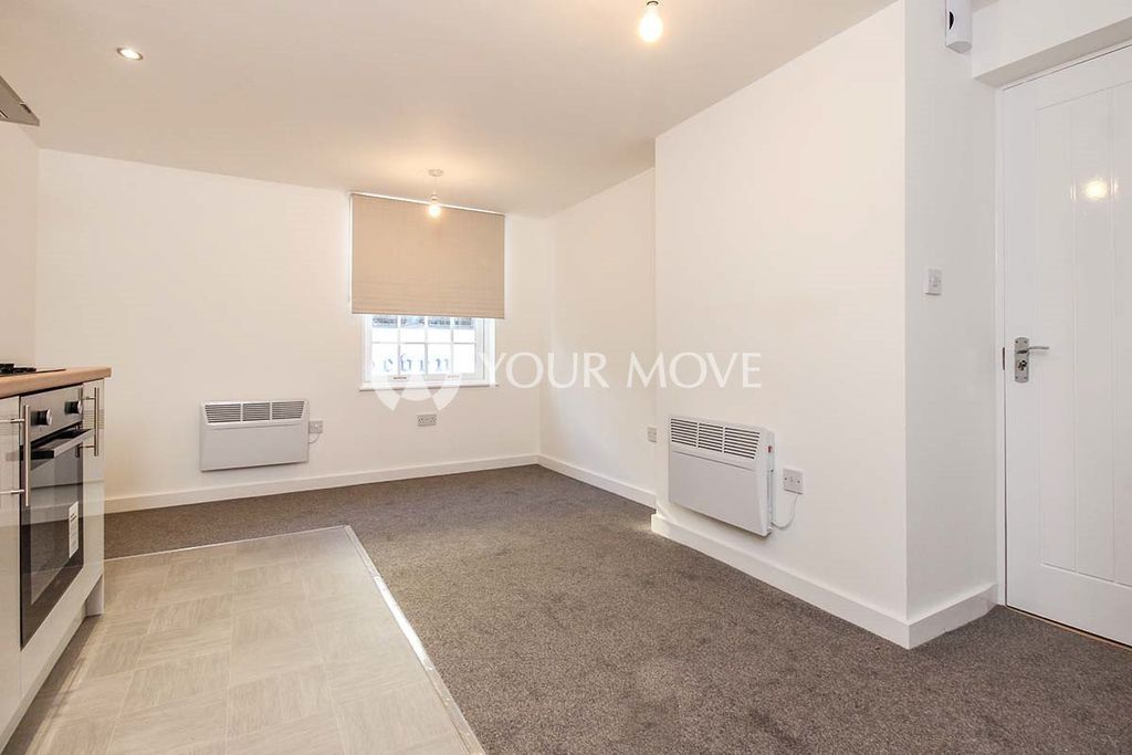 Property photo 3 of 7 Lounge