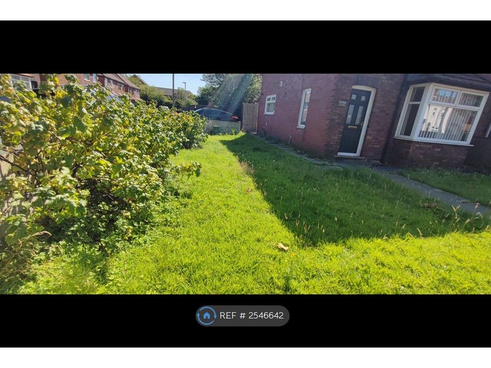 Property photo 3 of 16 Side Garden
