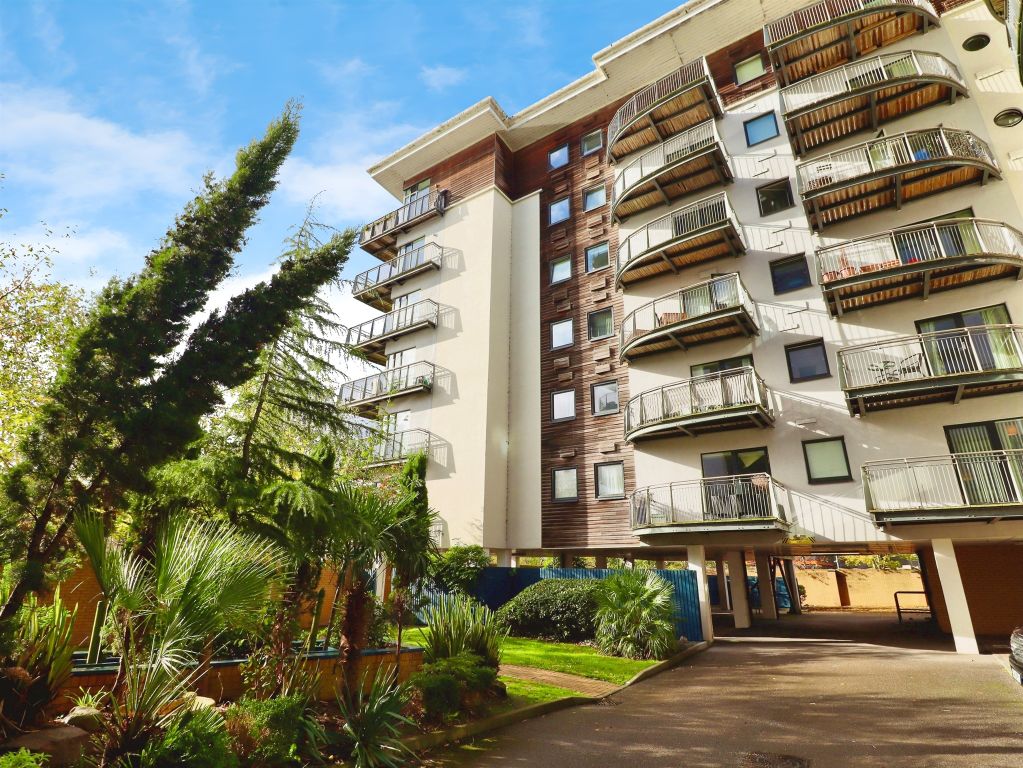 Property photo 2 of 17