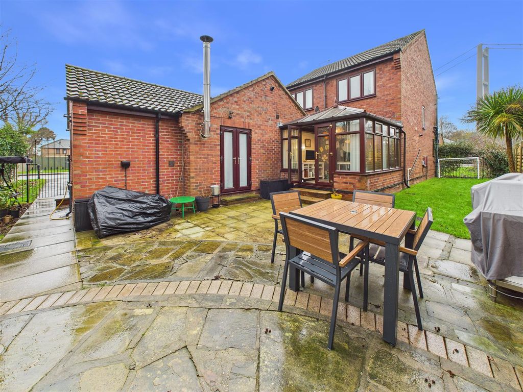 Property photo 3 of 28 Outside