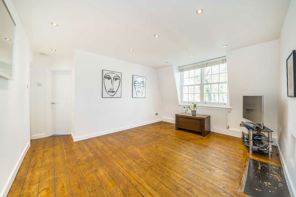 Property photo 2 of 8