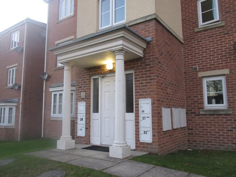 Property photo 1 of 10 Comunal Entrance