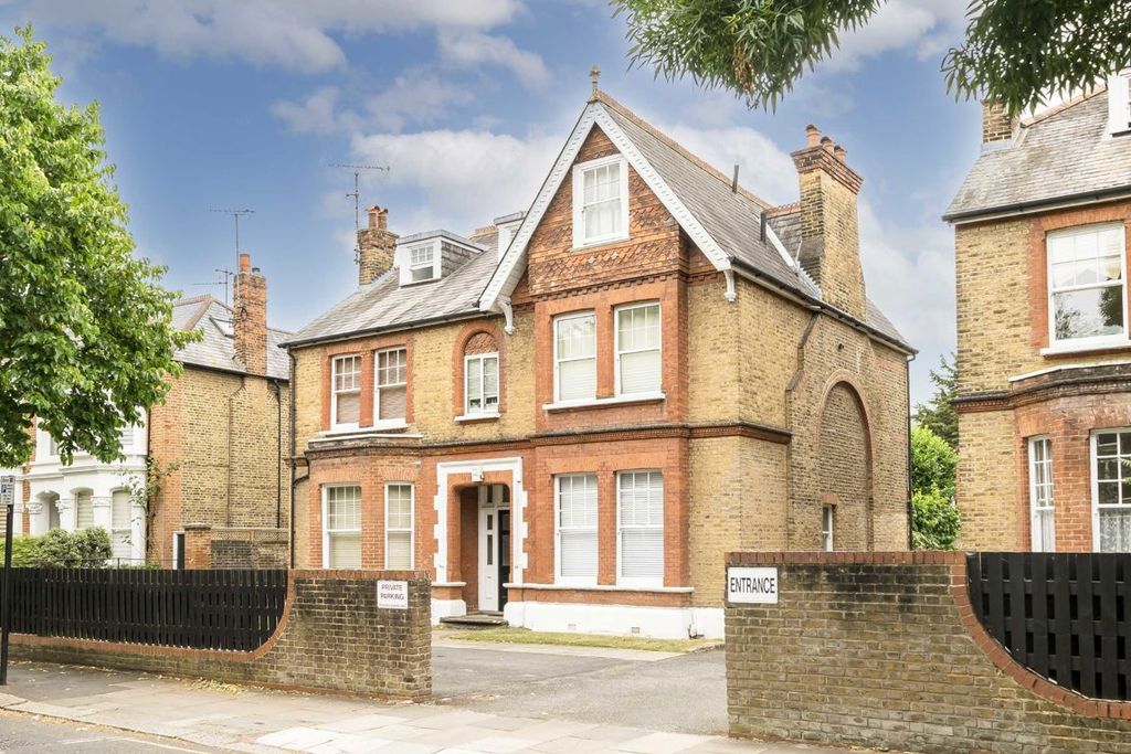Property photo 1 of 7