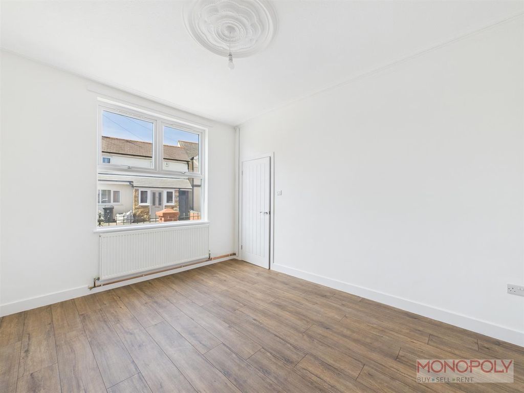 Property photo 2 of 15 Cam04439G0-Pr0017-Still001.Jpg