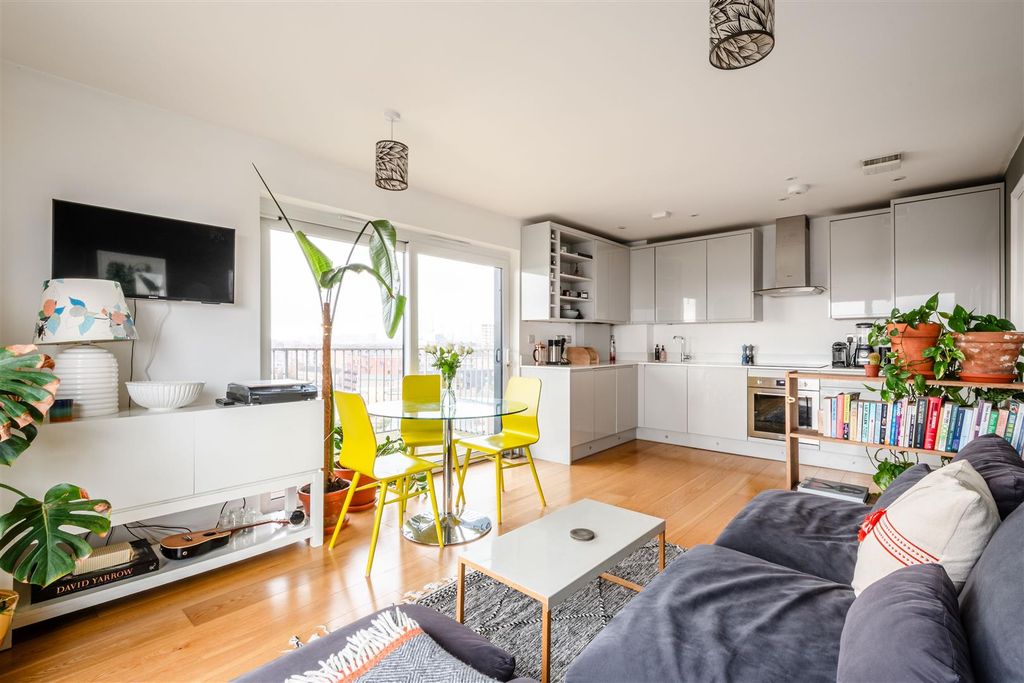 Property photo 1 of 7 2