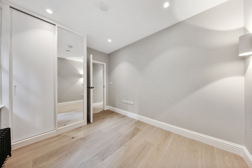 Property photo 2 of 16 966191