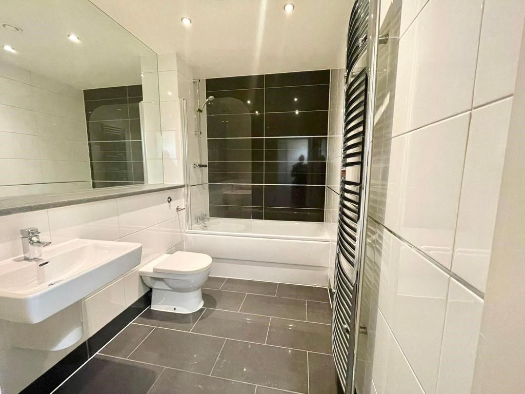 Property photo 3 of 6 Bathroom