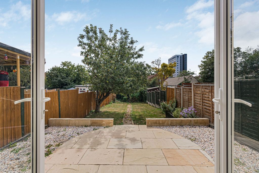 Property photo 2 of 16
