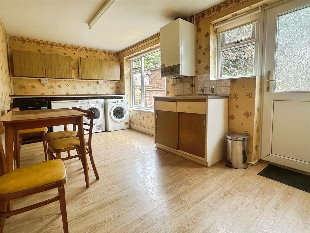 Property photo 3 of 14 Kitchen.Jpg
