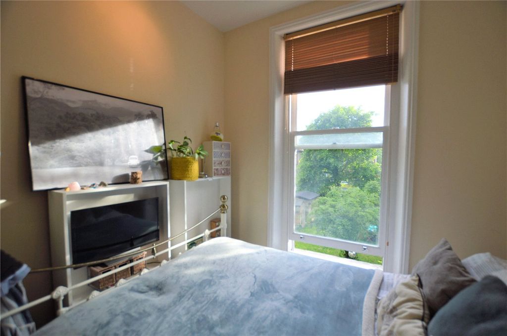 Property photo 3 of 6 Picture No. 04