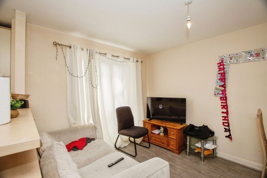 Property photo 2 of 11 Image 1