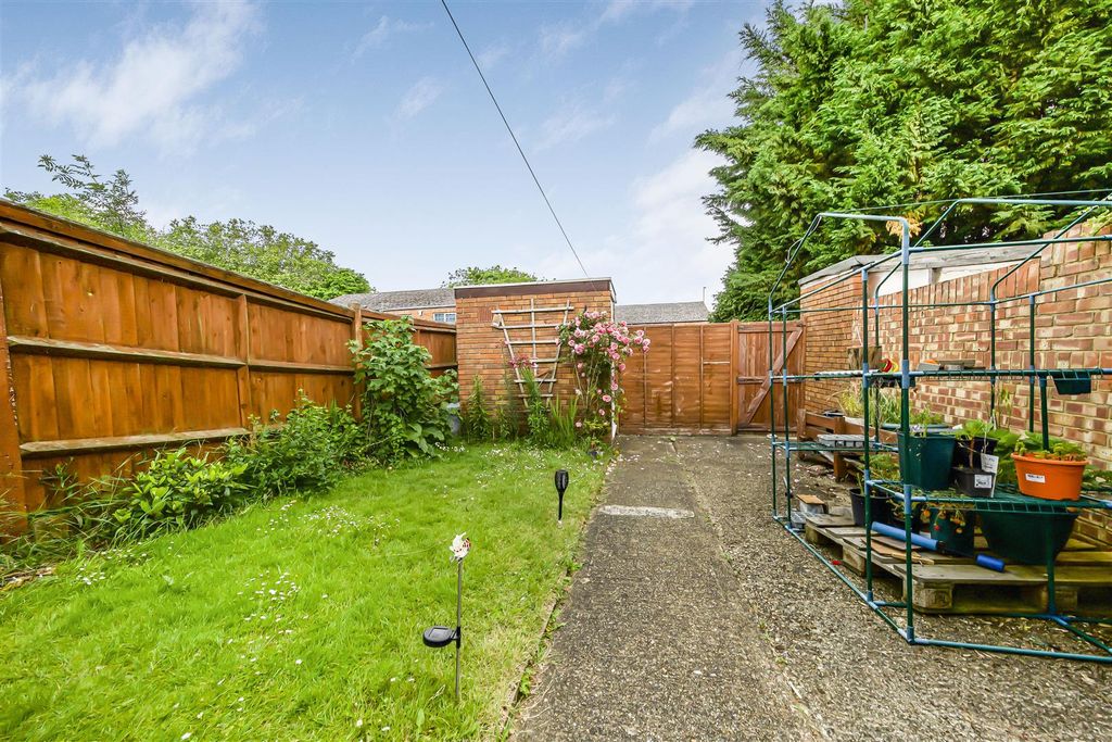 Property photo 2 of 14 Image00006.Jpg