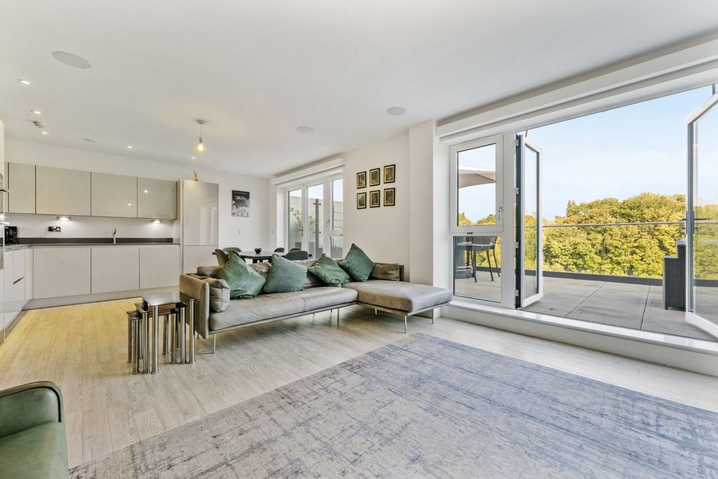 Property photo 1 of 28