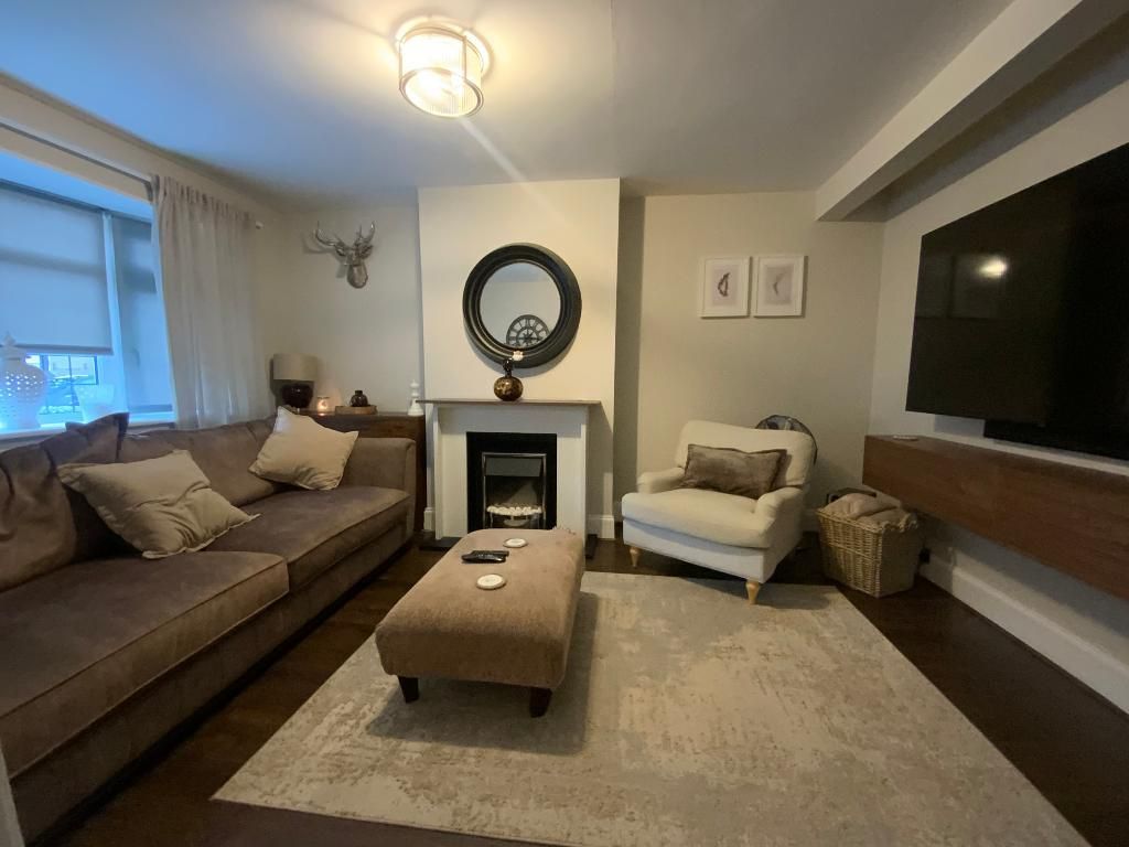 Property photo 2 of 19 Living Room 15' x 11'2