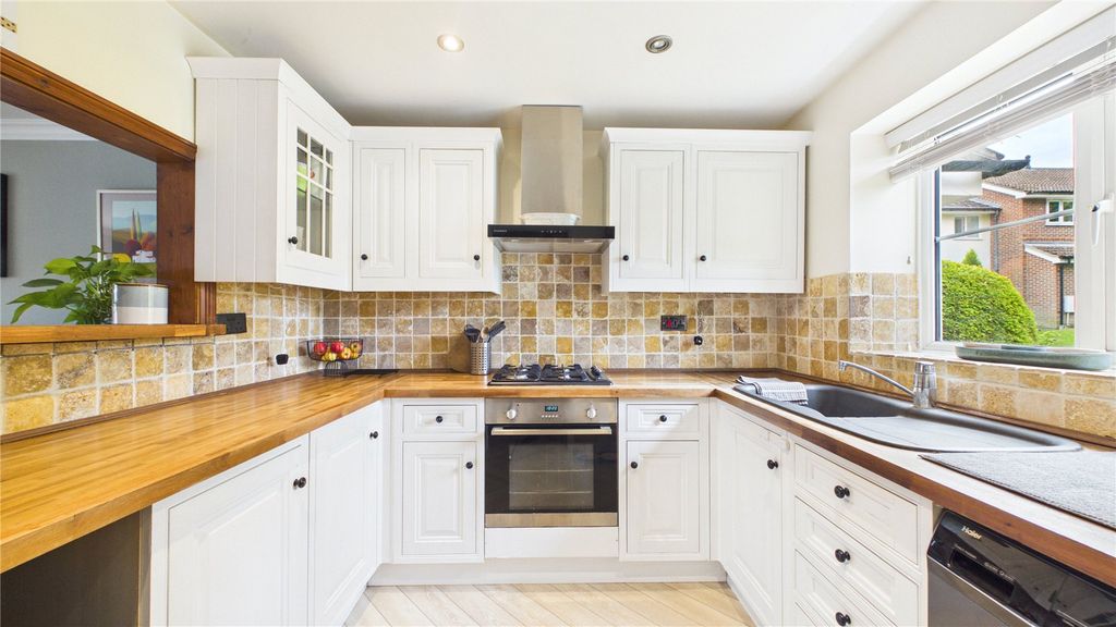 Additional image 7 of 3 bed terraced house for saleLightwater, Surrey GU18
